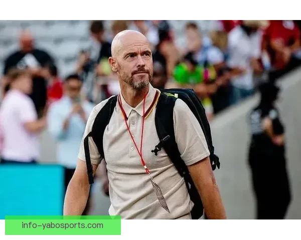 曼联滕哈格三中卫战术稳定性引发球迷与专家激烈争论 曼联滕哈格三中卫战术稳定性引发球迷与专家激烈争论